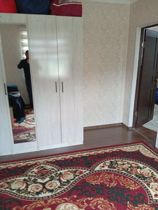 Квартира сотилади.