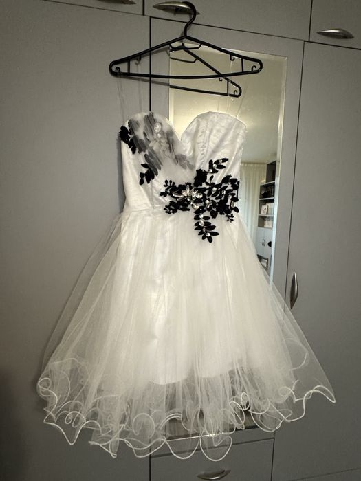 Лукс бутикова рокля; Кожено сако + подарък обувки и портмоне