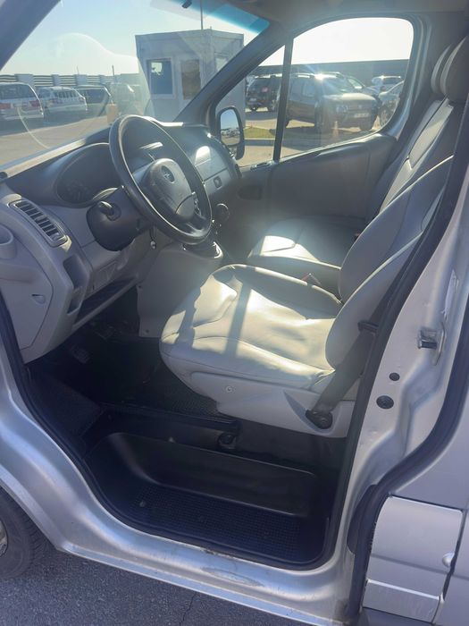 Opel Vivaro,2011,  8+1 locuri, model lung, 2.0 diesel, 125 cp