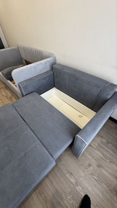 Диван раскладной в хорошем состоянии