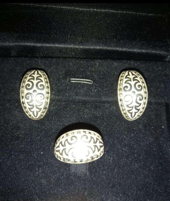 Продается серебряный набор 925 пробы