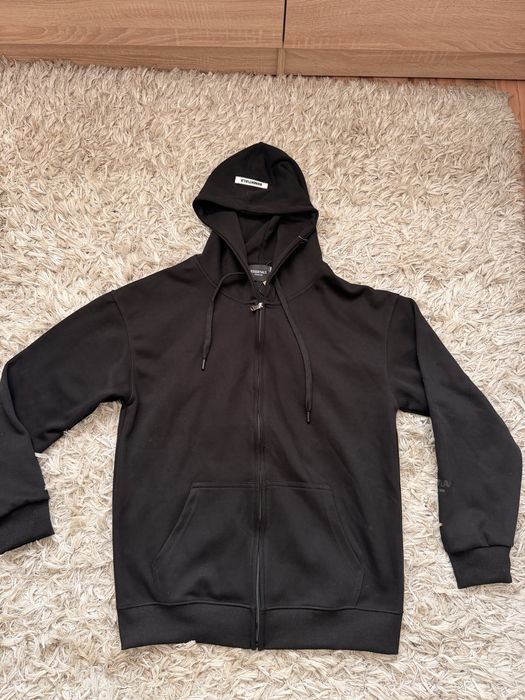 Черен екип ESSENTIALS – размер M/L