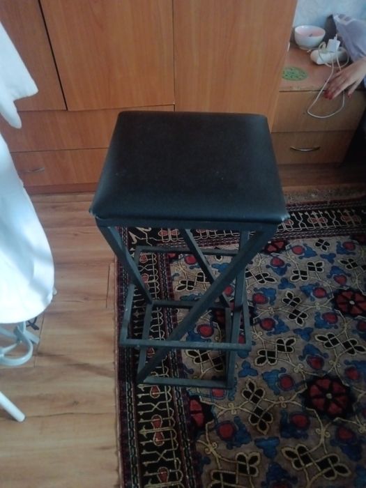 Продаётся барный стул