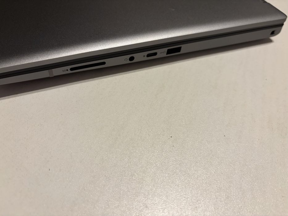 Dell Precision 7670 32gb Ram ddr5 i7 ssd