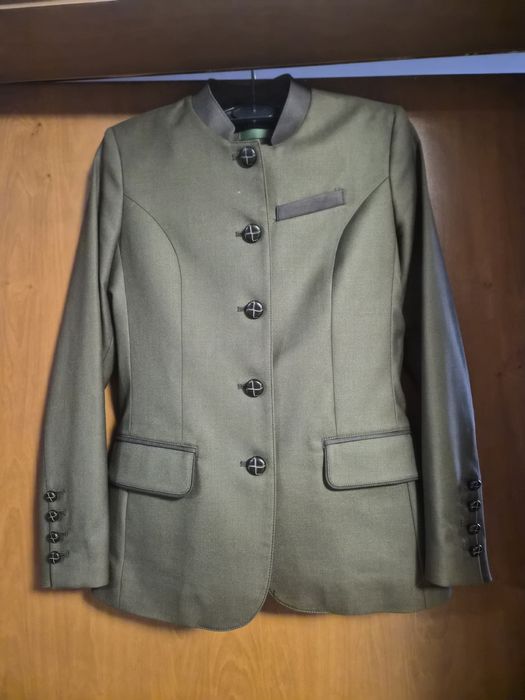 Костюми на различни марки летни и зимни