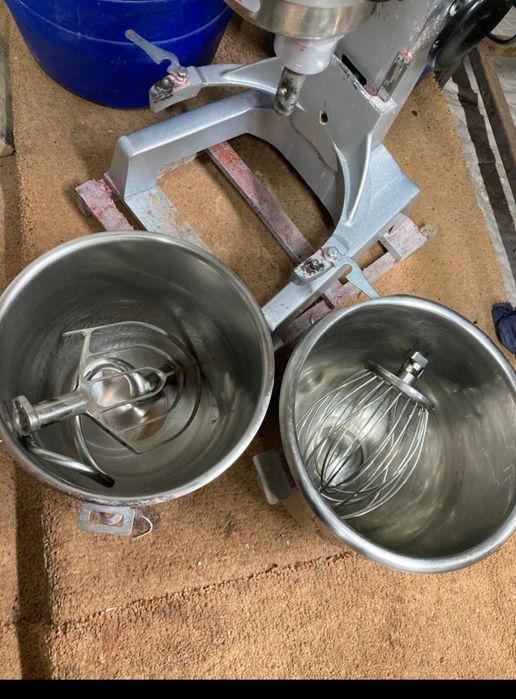 Срочно Миксер Сатылады