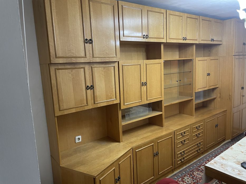 Подарявам запазена холна секция