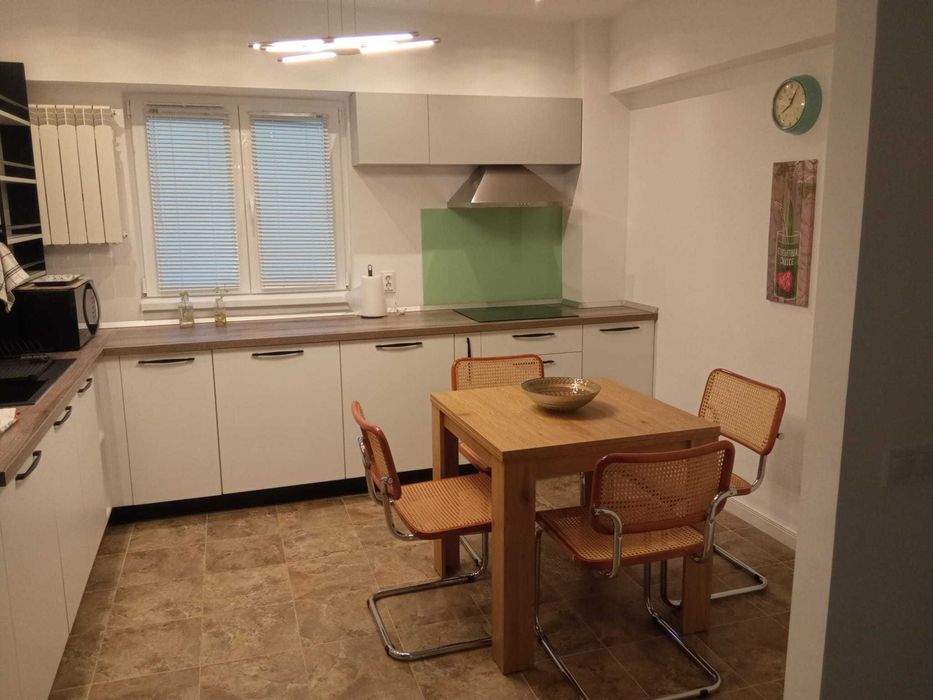 Apartament 3 camere , Calea Victoriei vis a vis Radisson bloc 1980