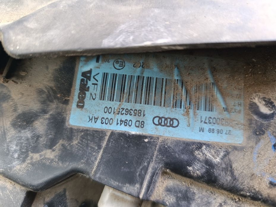 Комплект Фарове за Ауди а4 б5 (фейслифт) валео