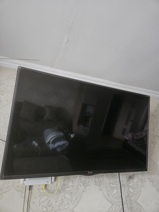 Продам телевизор lg