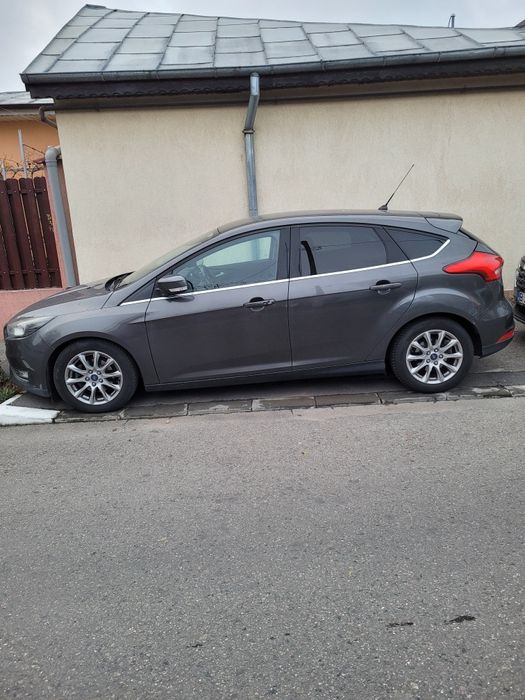 Mașina de vanzare Ford Focus anul 2017