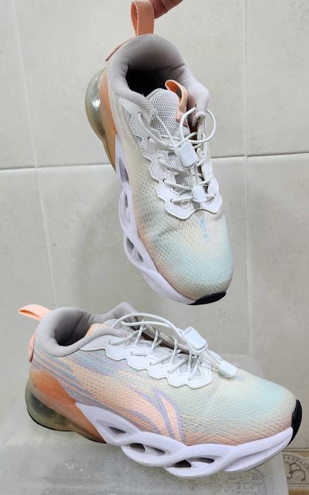 Кроссовки LiNing женские