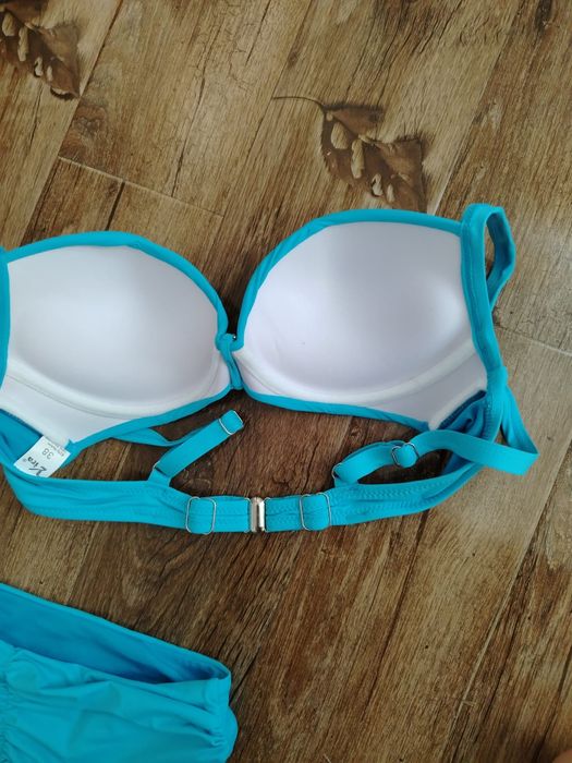 Costum de baie din doua piese nou fără eticheta mărime M