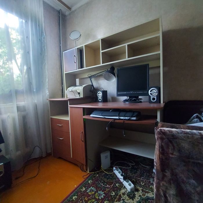 Продам компьютерный стол б/у