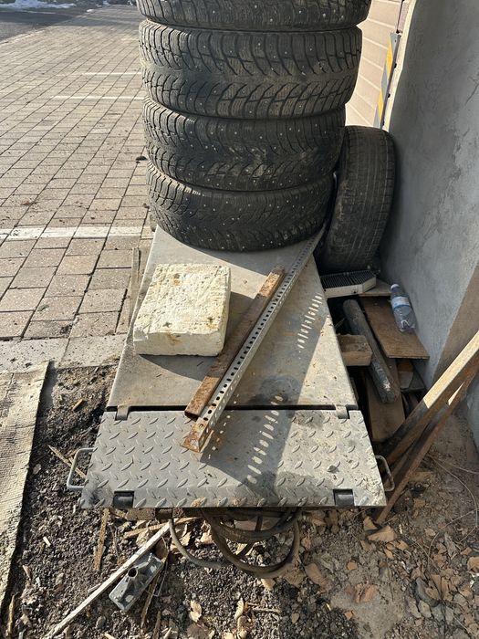 Автоподьемник ножничного типа