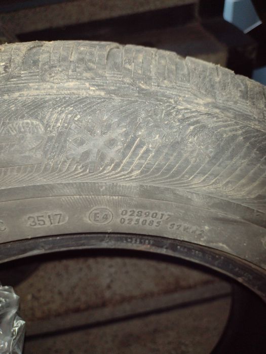 Гуми джип suv 215 65 r16 semperit master grip 2 зимни 2бр. Джипови