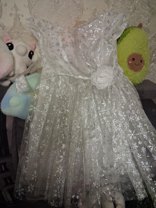 Продам платья на девочку
