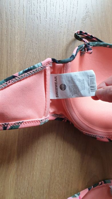 2 costume baie M noi+ 2 sutiene de baie