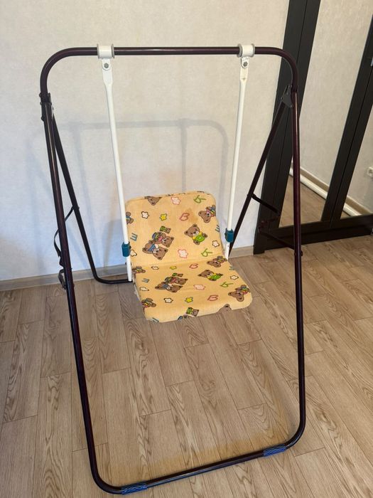 продам качелю...