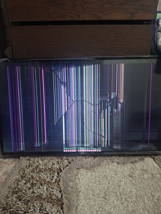 Разбитый телевизор LG