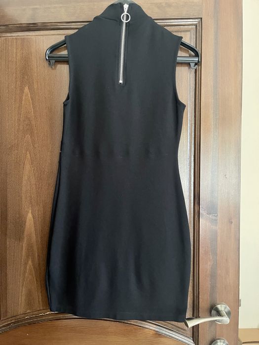 Парти рокли за повод