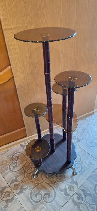 Продам полку для цветов