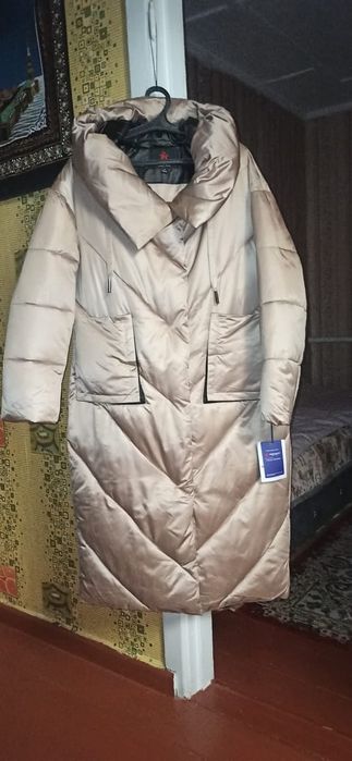 Продам новую зимнию куртку
