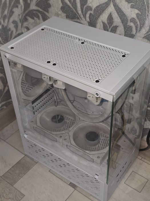 Корпус для пк в идеальном состоянии