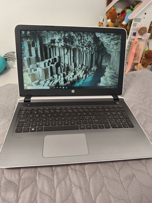 Laptop gaming HP i5 Ram 8Gb ddr4 video 4Gb ssd Win 10 GTA ROBLOX CS Minecraft office display 17"