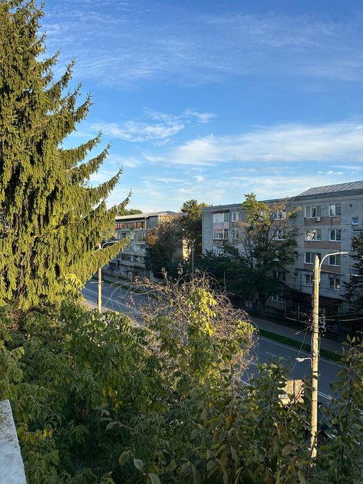 Inchiriez apartament zona policlinica