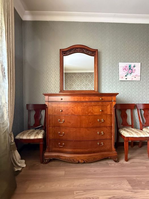 Спальный гарнитур. Итальянский, дерево.