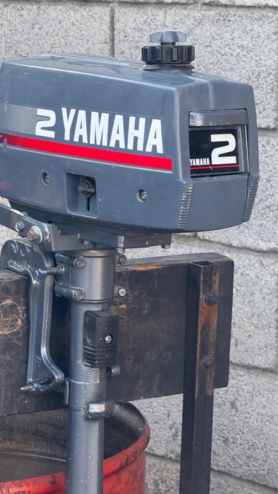 Лодочный мотор Yamaha 2