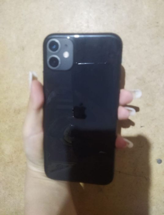 Айфон 11 черный  цвет