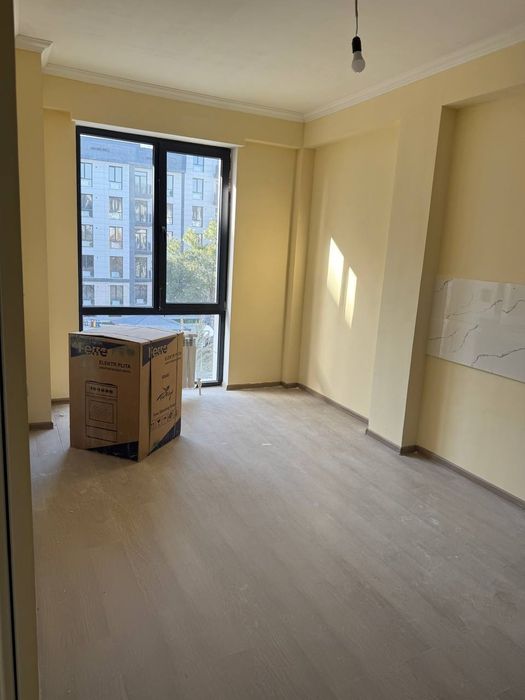 Айрапорт йўлида квартира зўдлик билан Сотилади