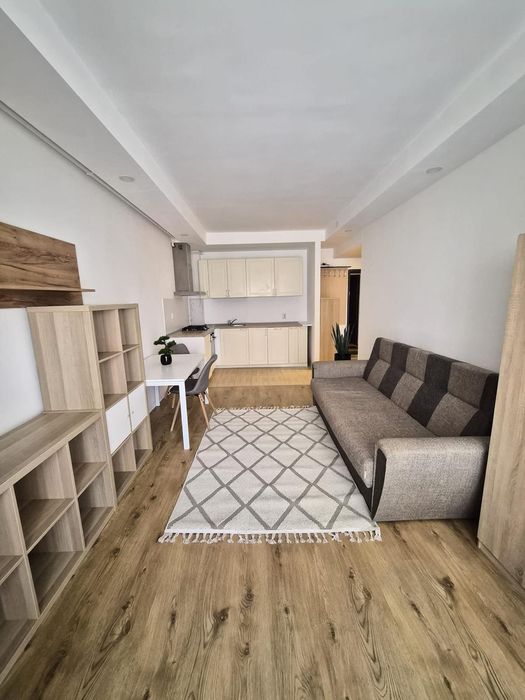 Vând apartament 2 camere Cosmopolis si loc de parcare
