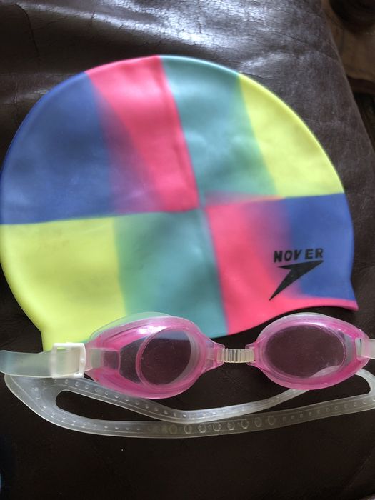 Шапочки для бассейна