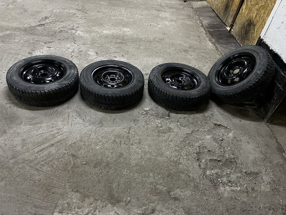 Продам Зимние колеса с дисками в комплекте