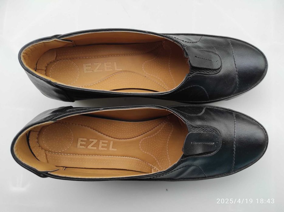 Продавам дамски черни обувки