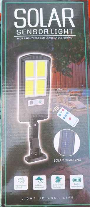 Lampa solara pe senzor de mișcare,  suport si telecomandă