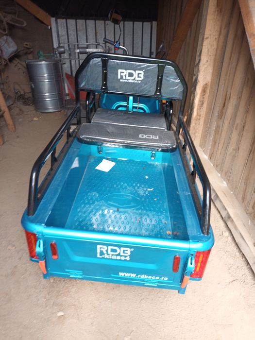 Vand triciclu electric, in stare noua, este in garantie