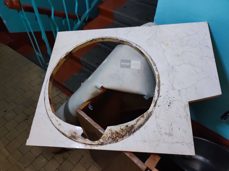 Продам кухонную раковину