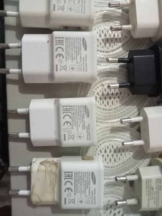 Зарядка разний есть все робочий