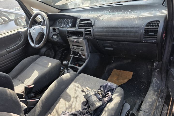Lampa / Tripla stop dreapta pe aripa Opel Zafira 2004