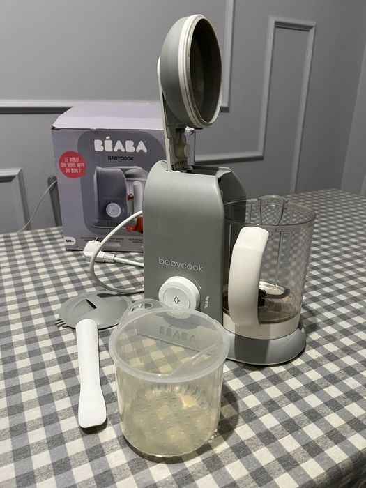 Продаю пароварку-блендер Beaba Babycook