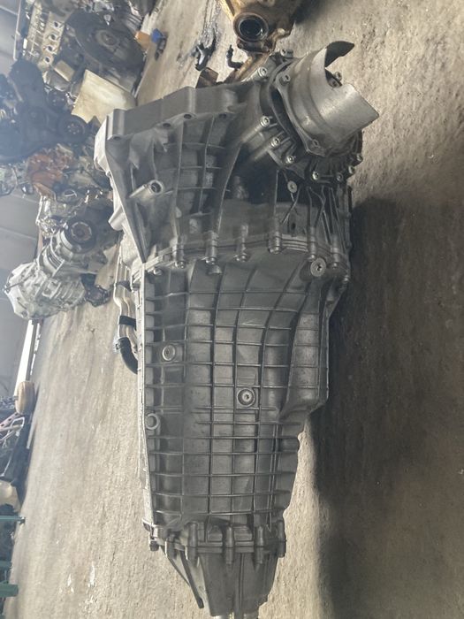 Audi A4 B9 2.0 tdi 163 кс Quattro 2017 година Скоростна Кутия