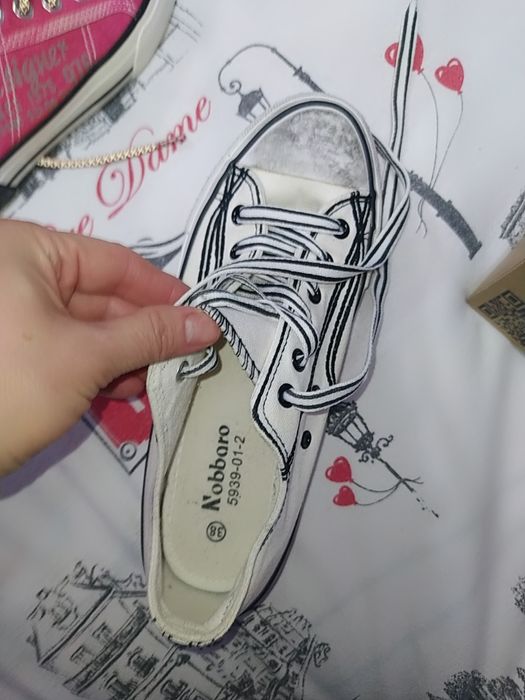 Продам новые кеды по2500