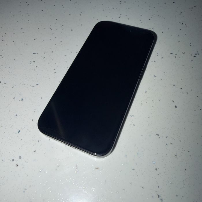 Iphone 15 pro  128gb.