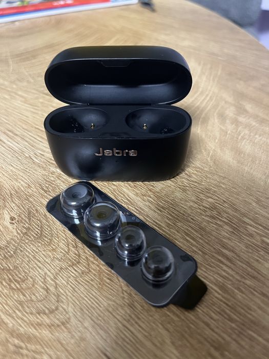 Кейс за слушалки Jabra elite 85t