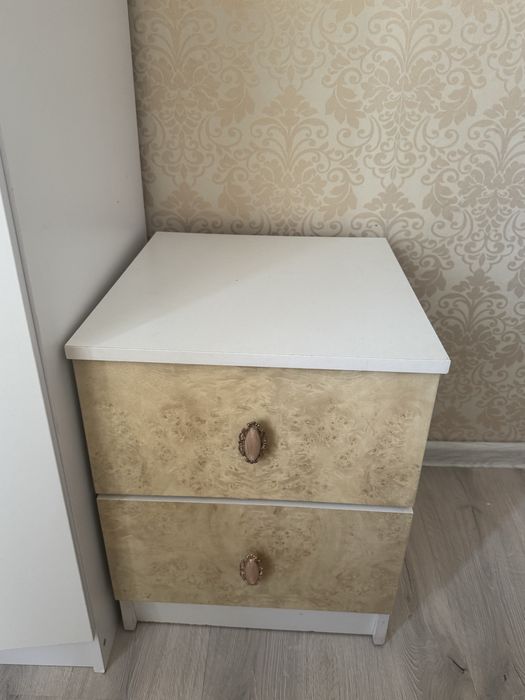 Тумбу продам 5000