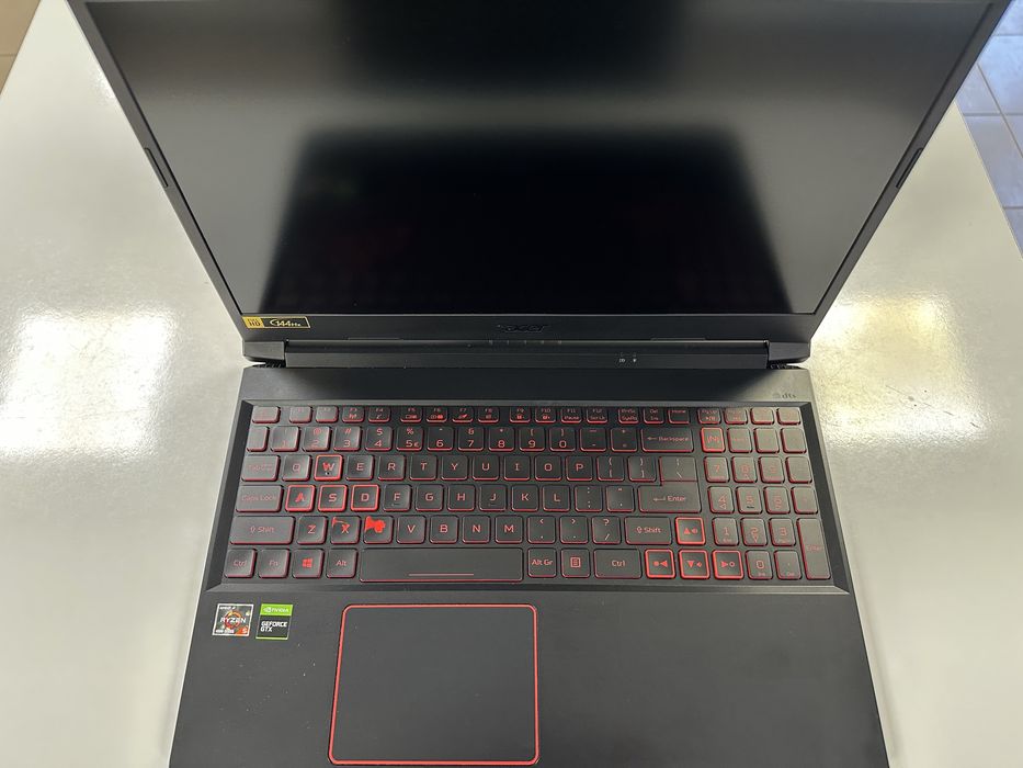 15.6” Acer Nitro 5 / Ryzen 5 4600H / 16GB RAM / 512GB SSD /GTX 1650 Ti